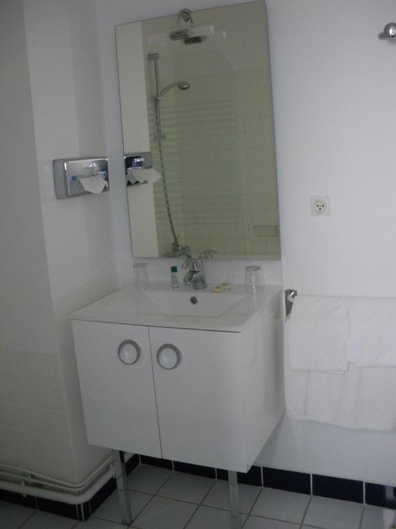 Hôtel Continental Vierzon Quarto foto