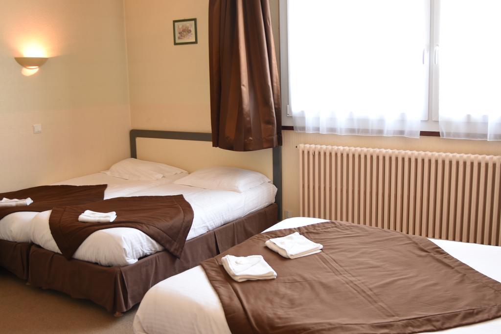 Hôtel Continental Vierzon Quarto foto